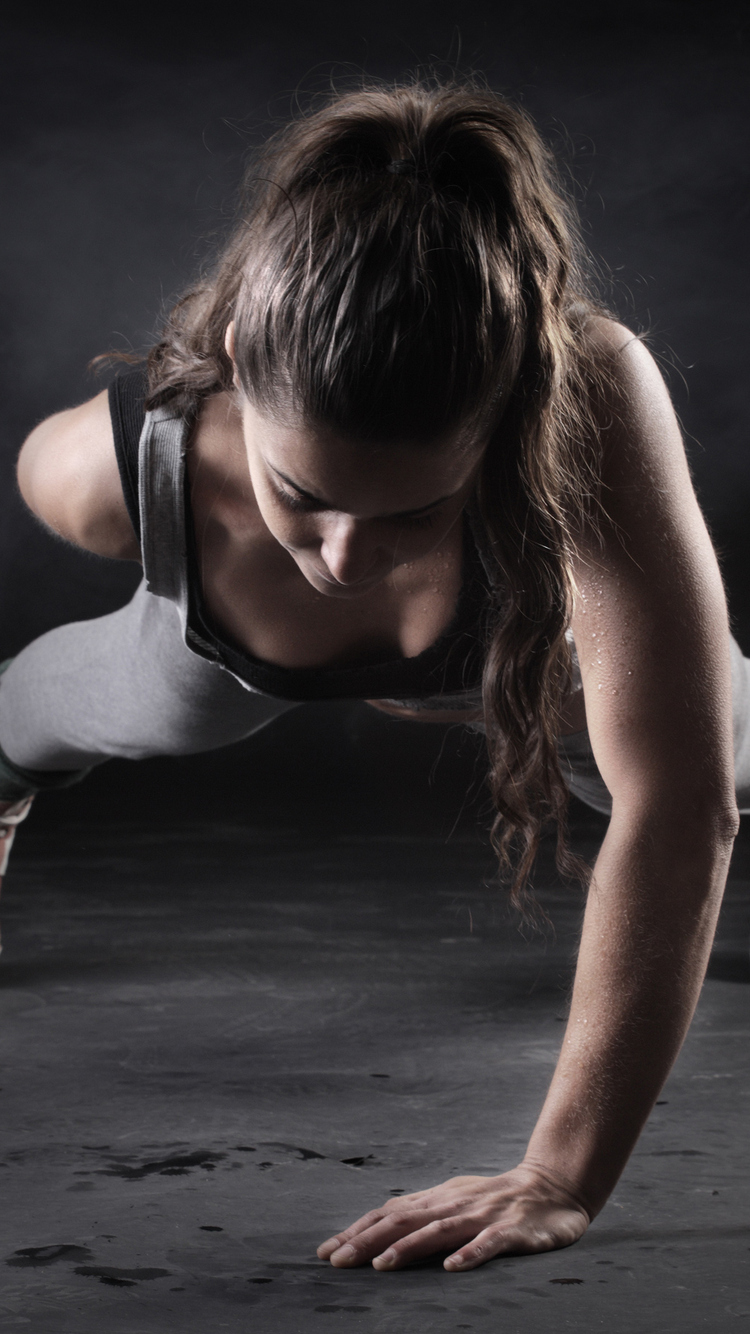 750x1334  Скачать Fitness Girl One Hand Push Up, фитнес, молодая женщина, рука, толкание обои в разрешении 750x1334
