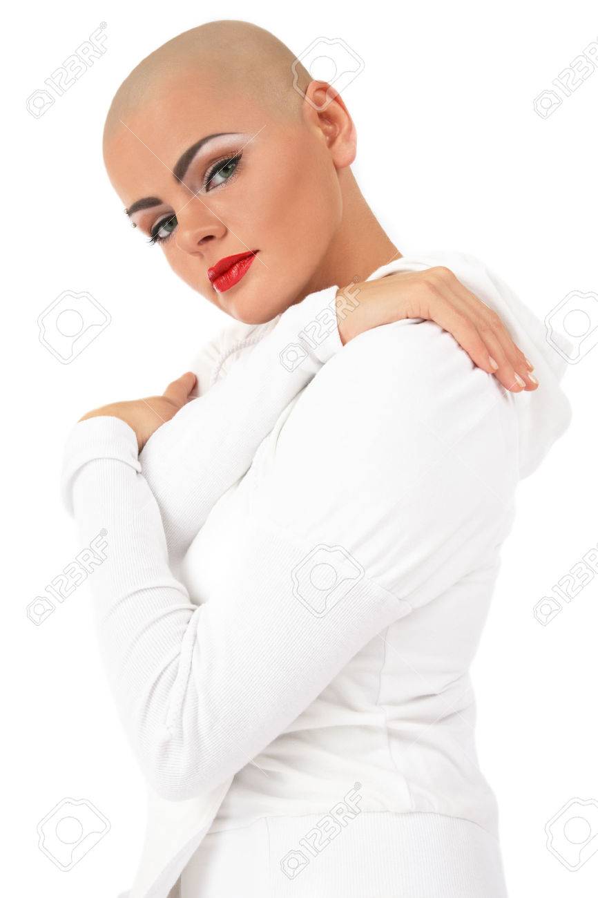 866x1300  Молодая красавильна женщина -скинхед на белом фоне Стоковое фото, картинки и изображение без роялти. Изображение 41510993.