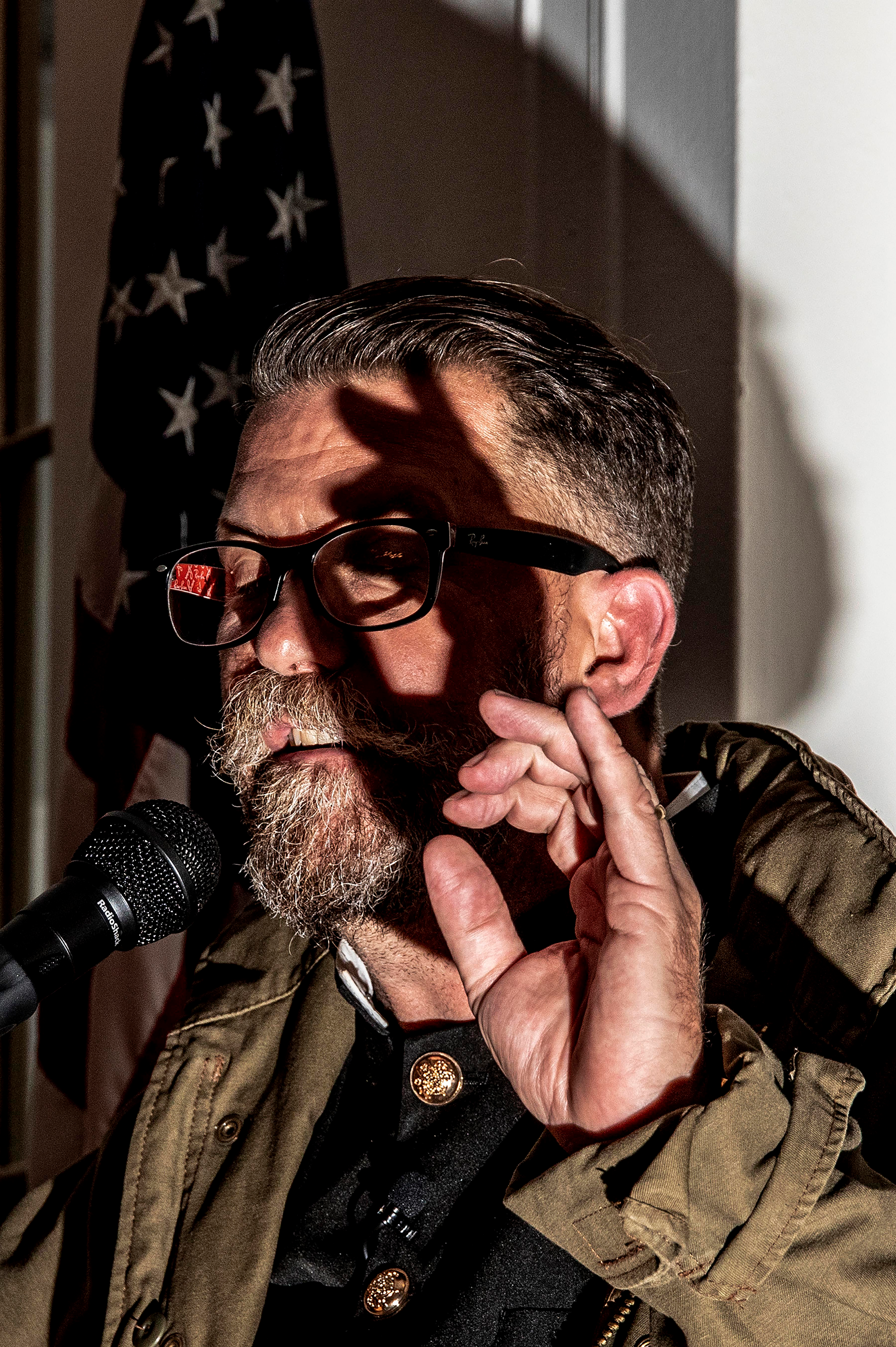 2000x3006  скинхед