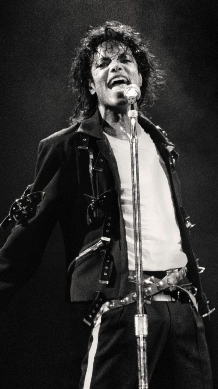 715x1272 Icon of Michael Jackson 4K Ultra HD Mobile Wallpaper