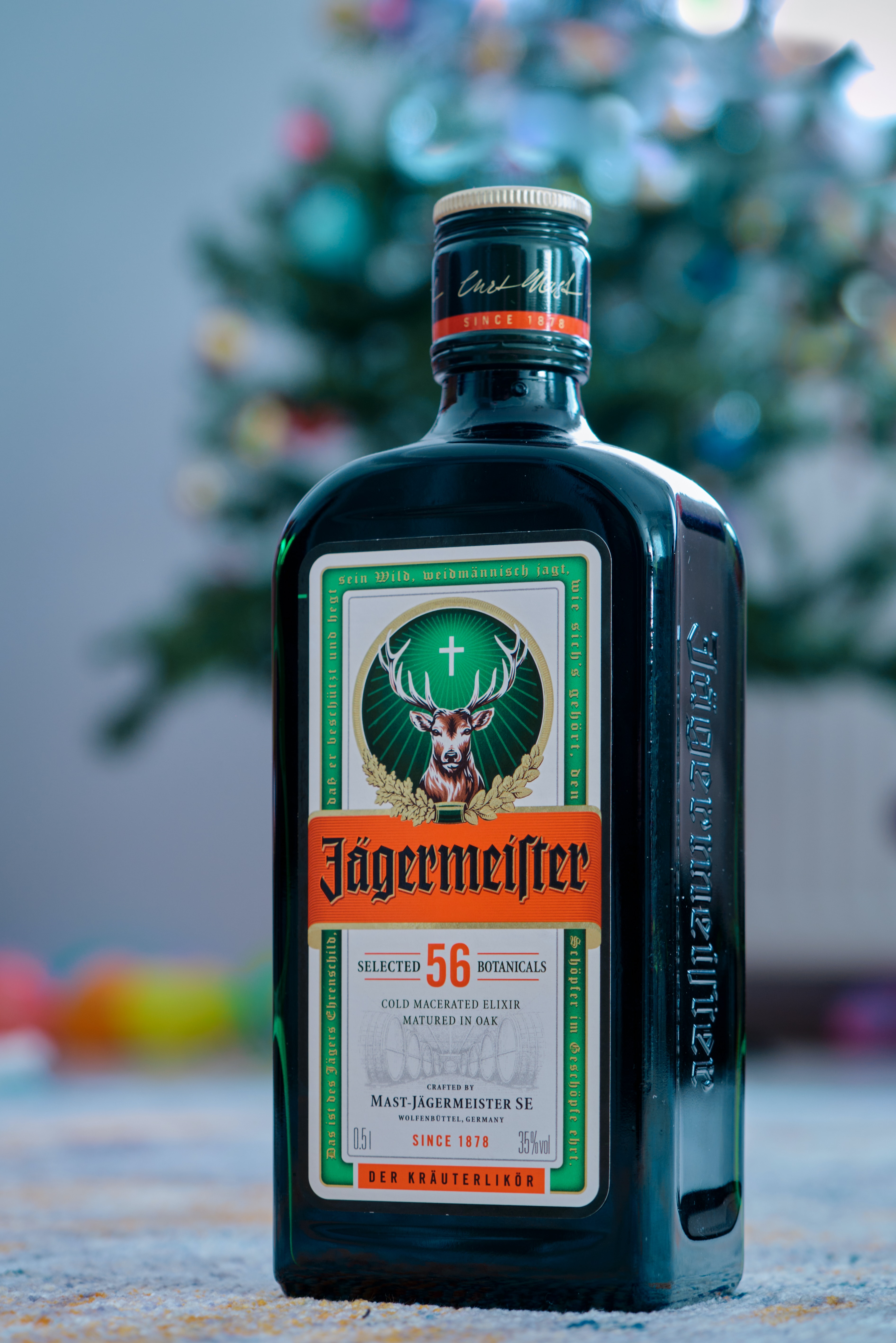 3783x5674  Jagermeister Pictures | Скачать бесплатные изображения на Unsplash