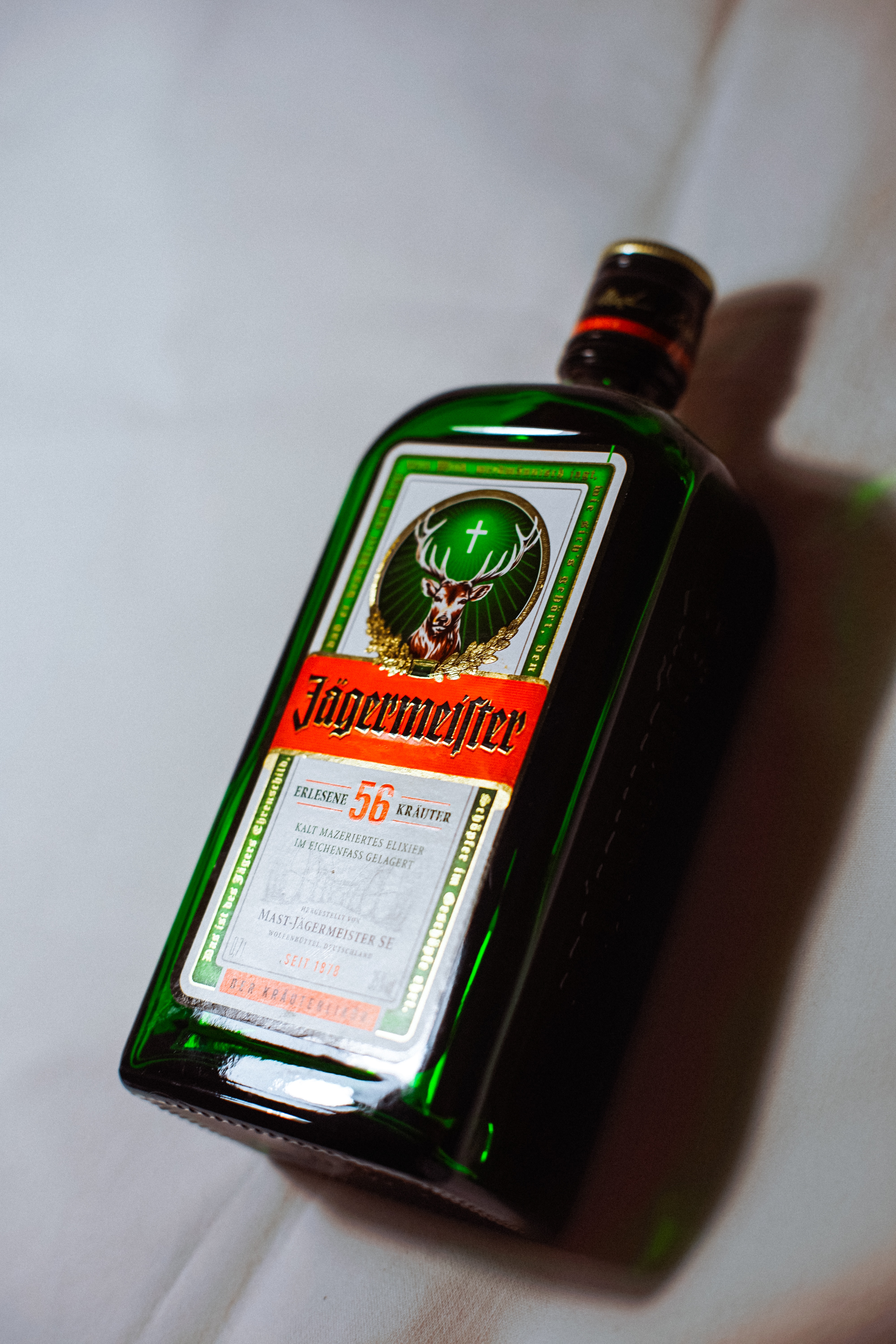 4000x6000  Jagermeister Pictures | Скачать бесплатные изображения на Unsplash