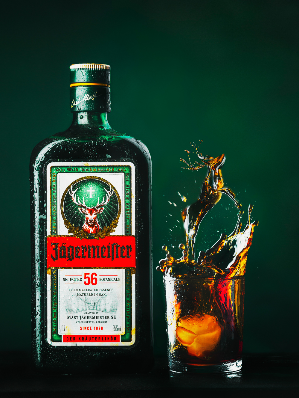 Jagermeister. Алкогольный напиток Егермейстер. Егермейстер 0.5. Егермейстер винтеркраутер. Егермейстер 50 мл.