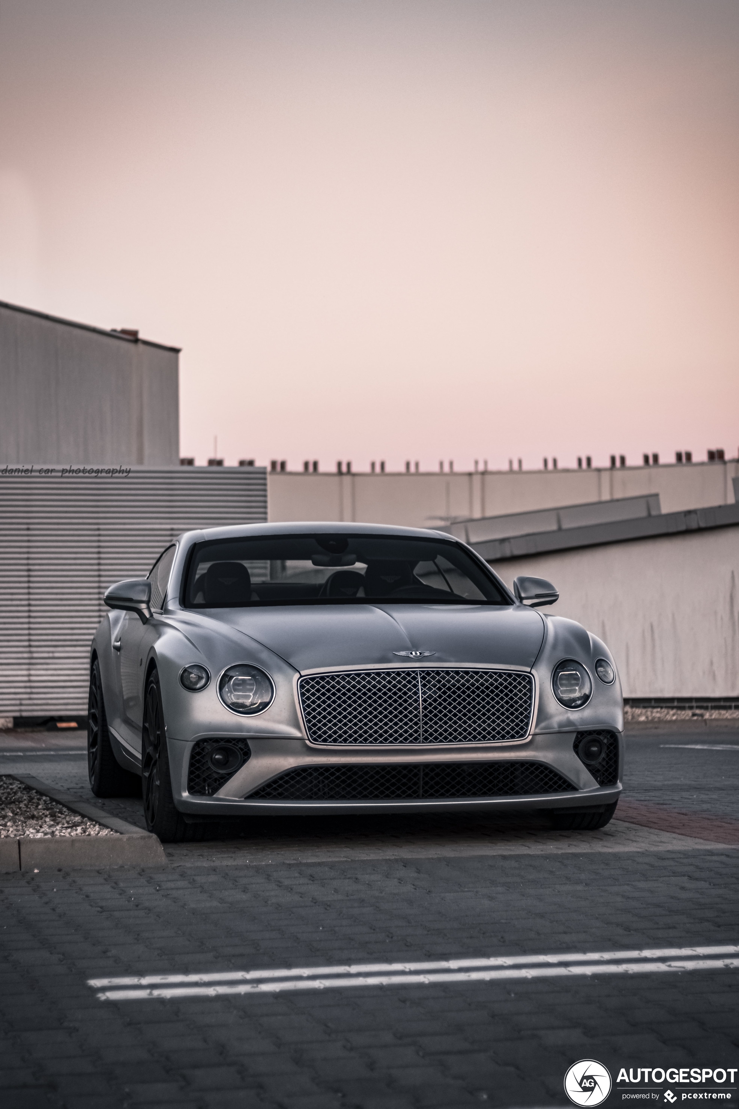 2540x3810  Bentley Continental GT iPhone обои - пещера обоев