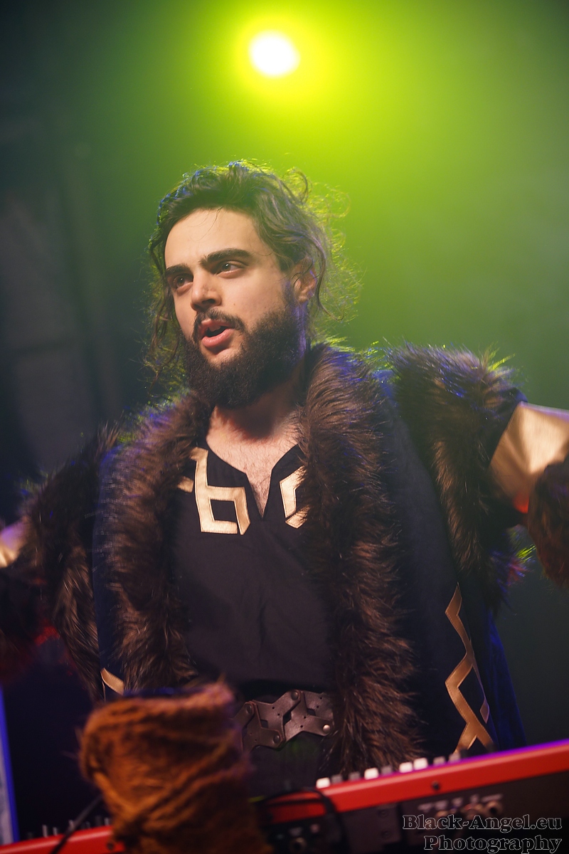 800x1200  Слава