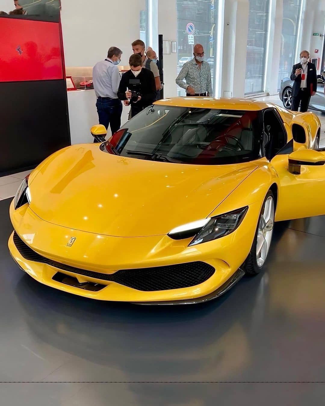 1080x1350  All New Ferrari 296 GTB Spec'd в желтом! | Новый Ferrari, Ferrari, спортивный автомобиль