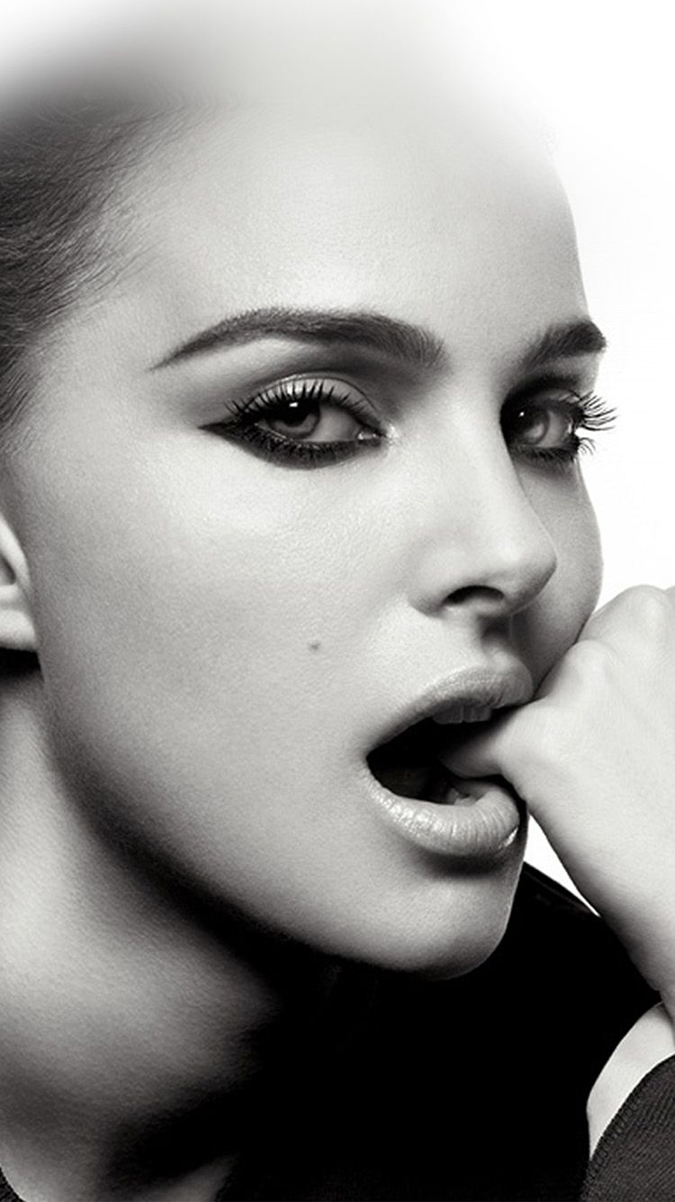 750x1334   ho24-натали-портман-девушка-фильм 