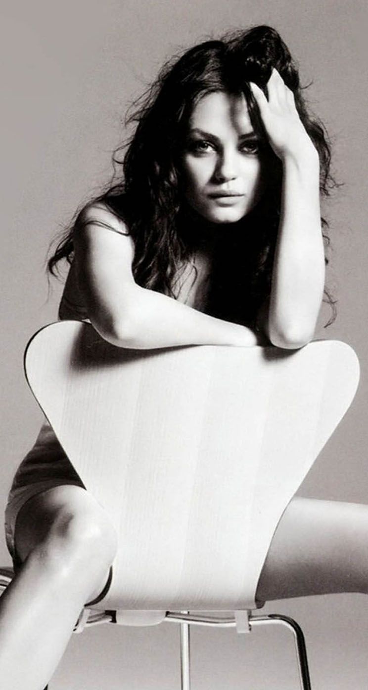 744x1392  Mila Kunis Ultra HD Desktop Background Обои для 4K UHD TV: Планшет: Смартфон