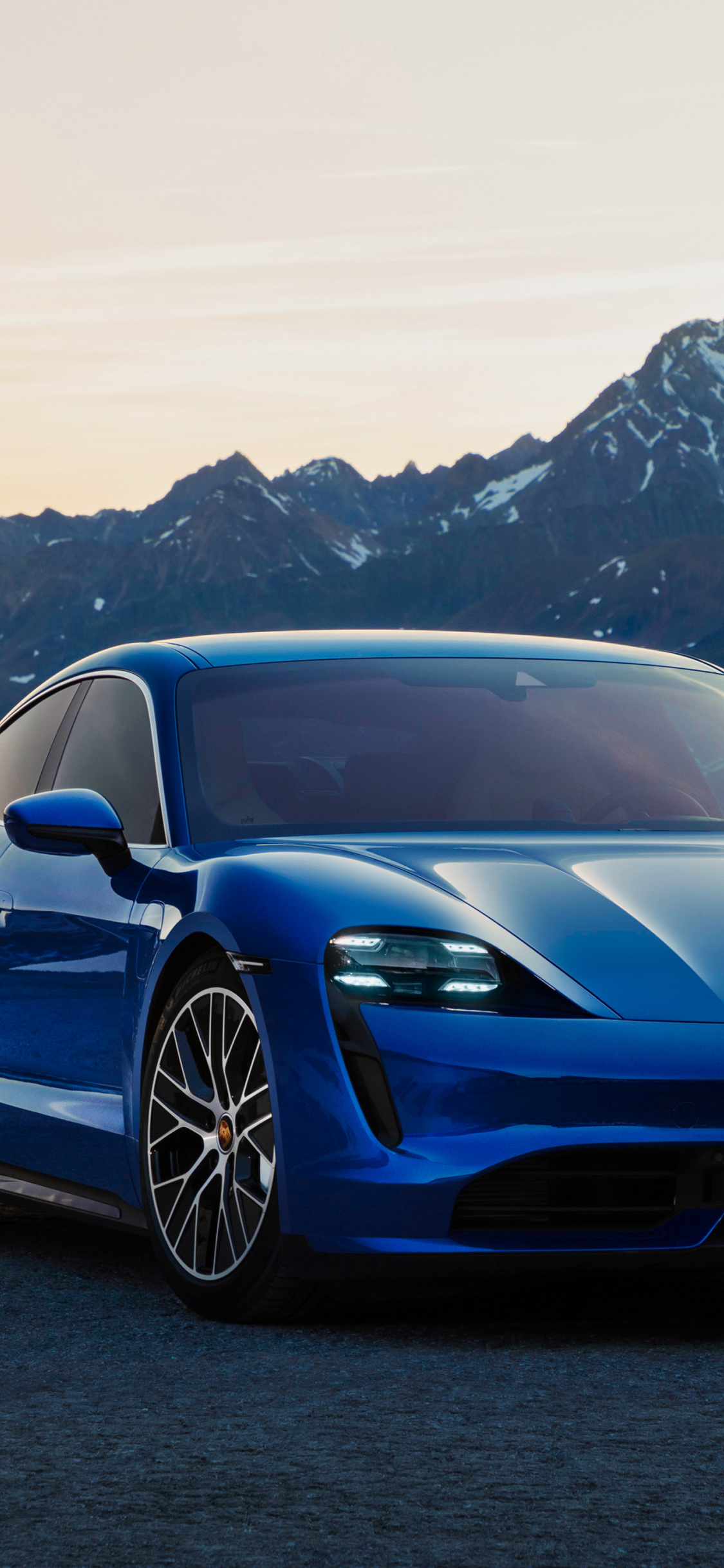 1125x2436  Porsche Taycan Turbo S Cross Turismo