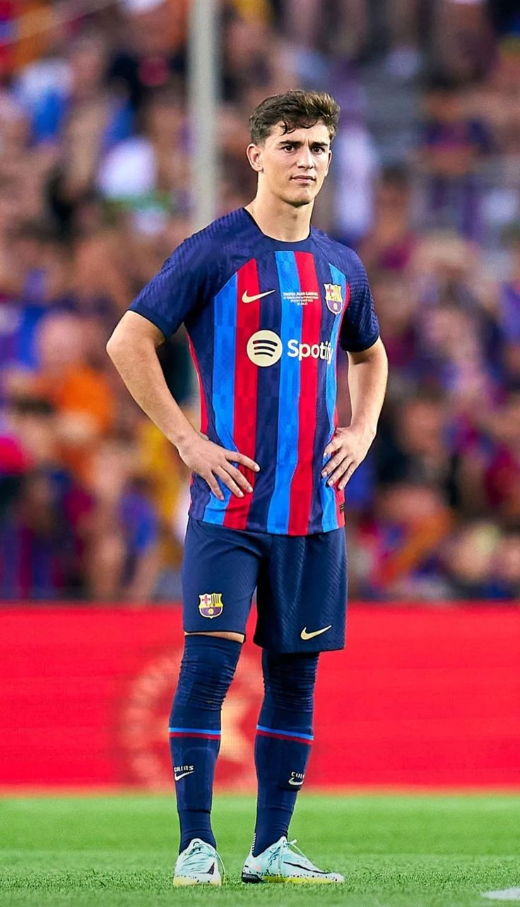 736x1282  Gavi 2023 Обои - пещера обоев