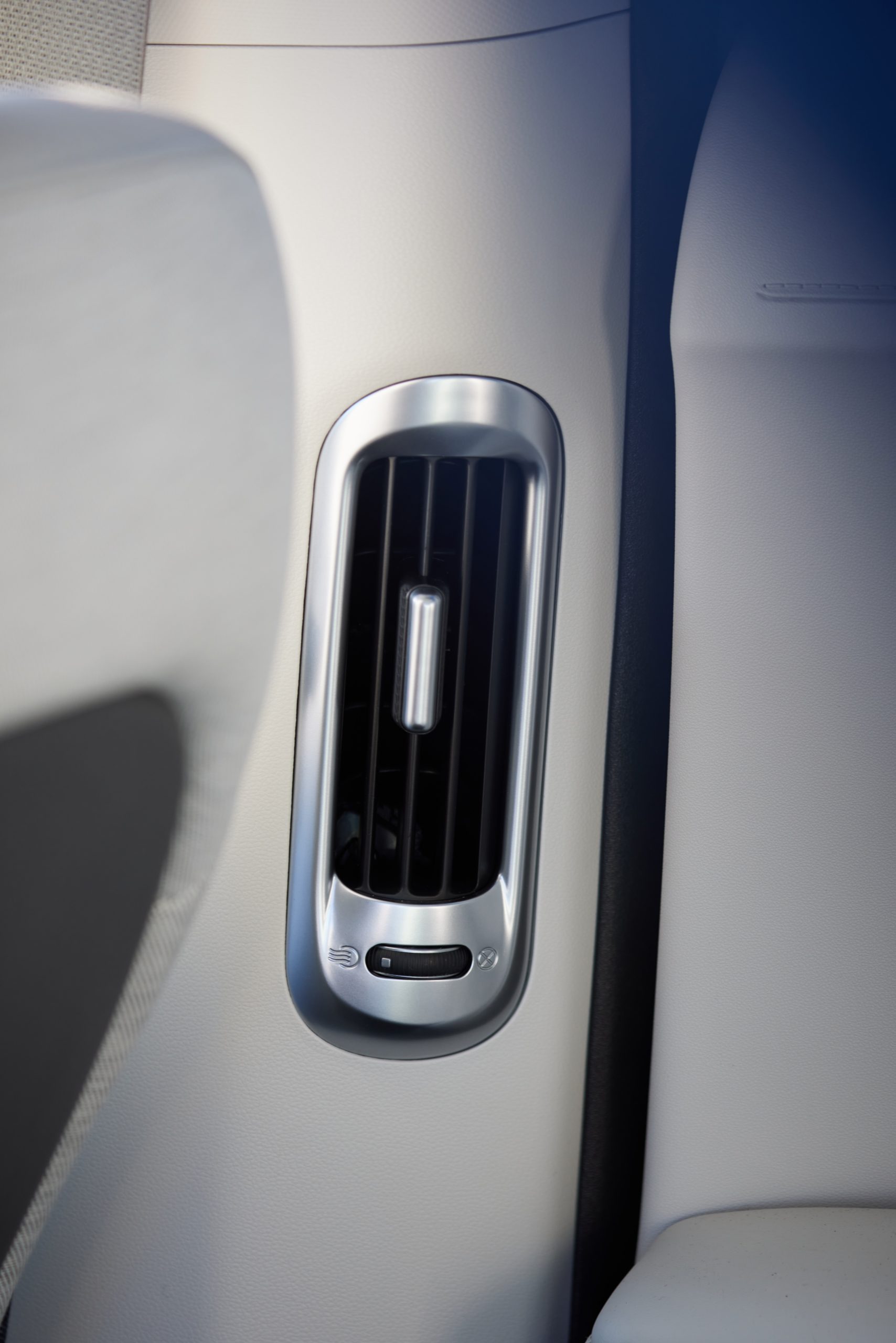 1708x2560  Ioniq Hub | Hyundai Australia