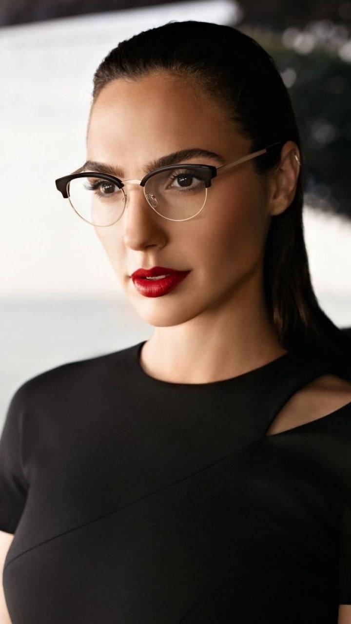 720x1280  Gal Gadot Iphone Wallpaper, опубликовано Zoey Walker