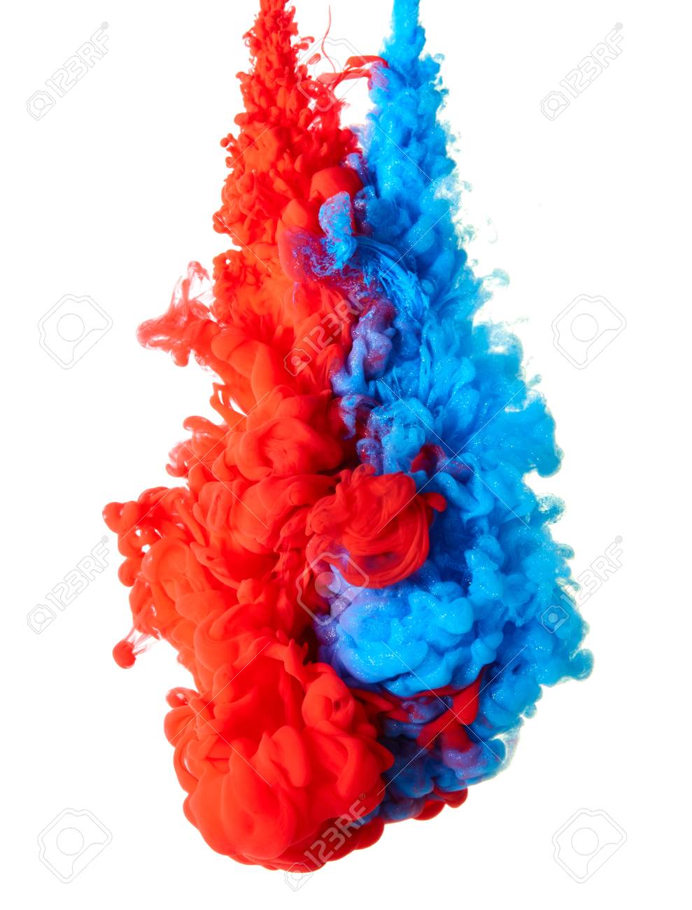 989x1300  Всплеск синей и красной краски, изолированных на белом фоне, изображение, изображение и роялти. Изображение 60664074.