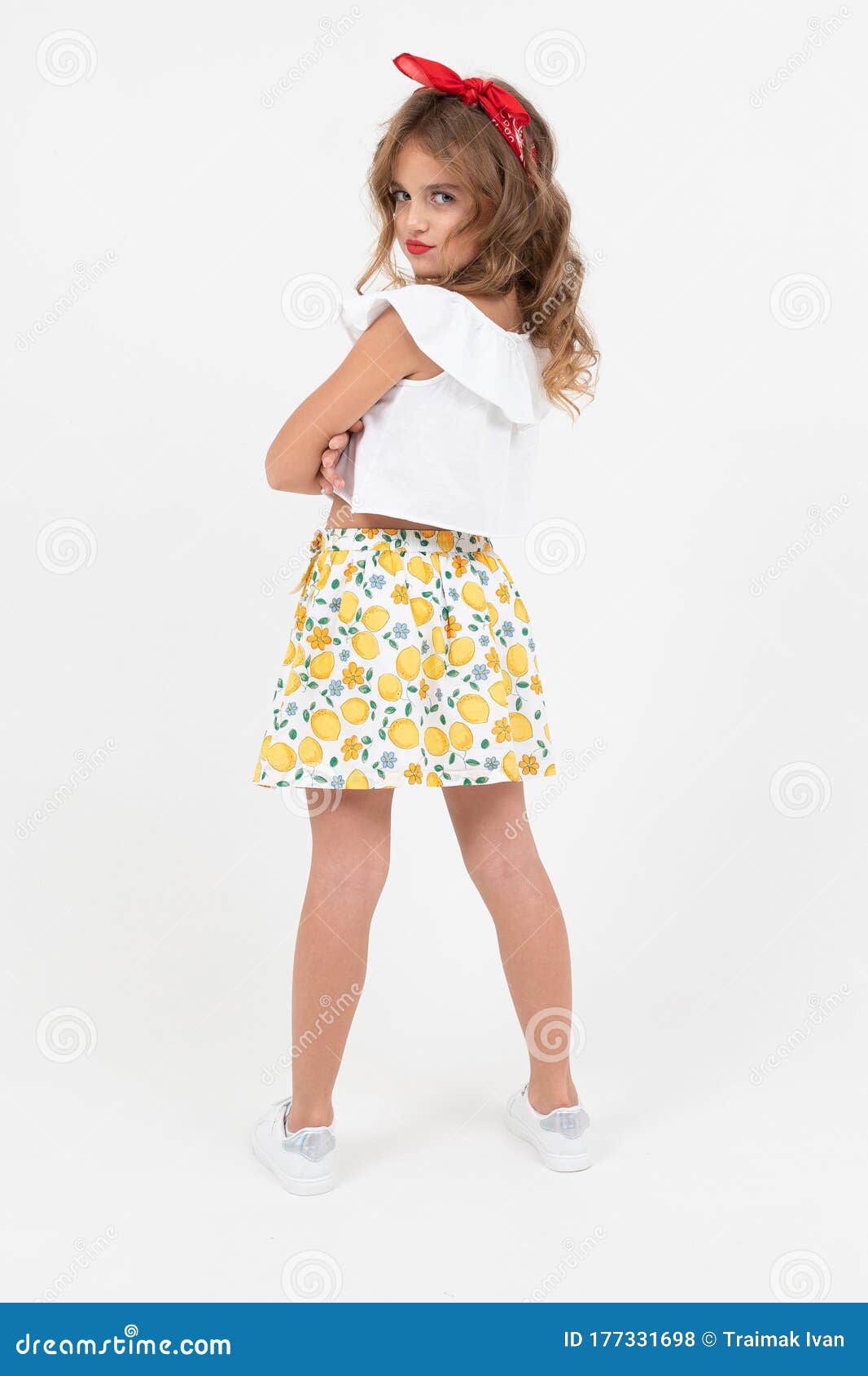 1066x1690  Девушка в юбке PNG прозрачный фон и изображение клипарт для бесплатного скачивания - LovePik | 400258050