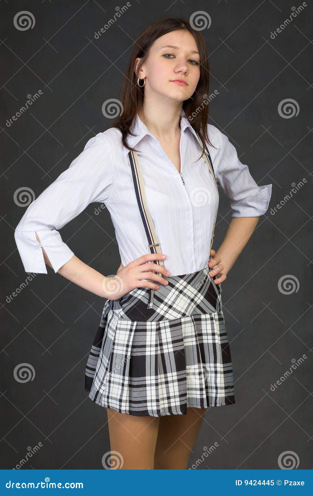 1067x1690  Little Brunette Girl Юбка Худи на stock Photo 482498326 | Shutterstock
