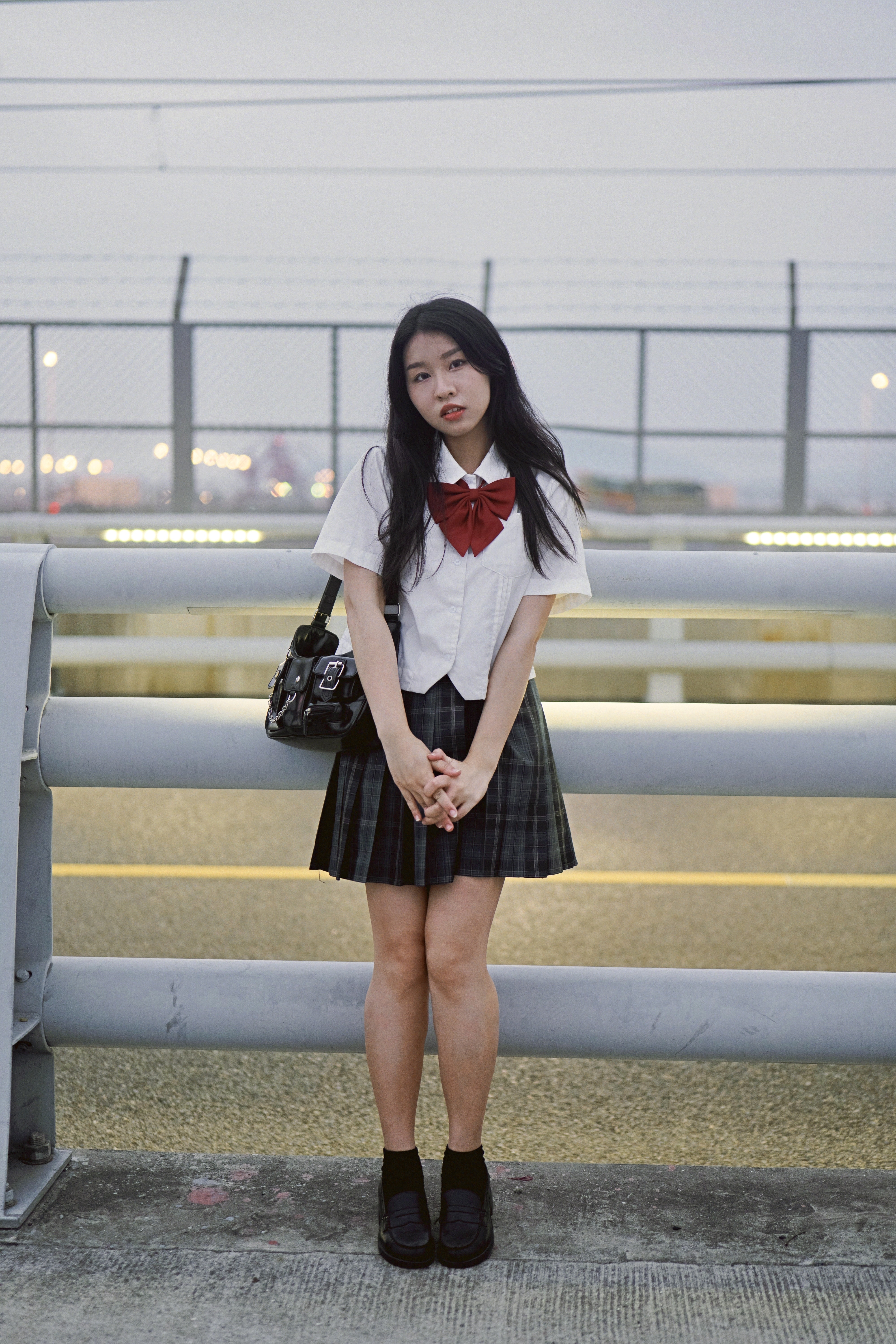 4000x6000  Симпатичная маленькая блондинка юбка Blouse Stock Photo 489092800 | Shutterstock