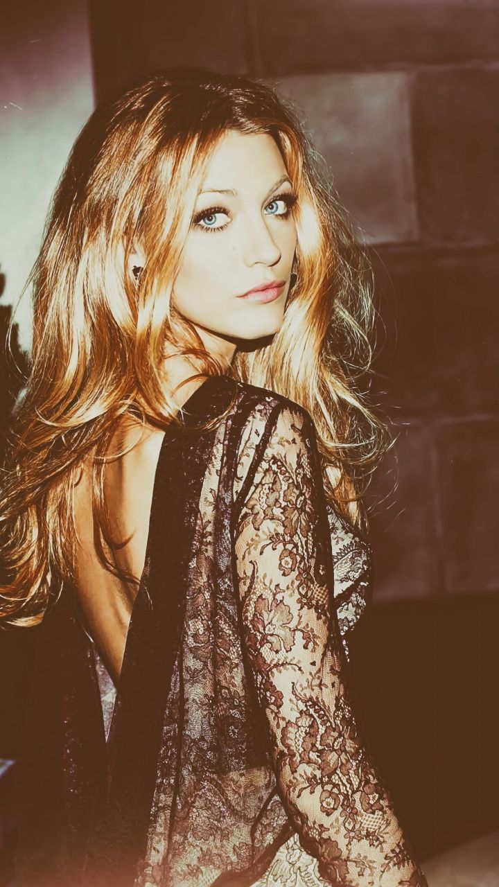 720x1280   Блейк Лайвли iPhone X Скачать обои