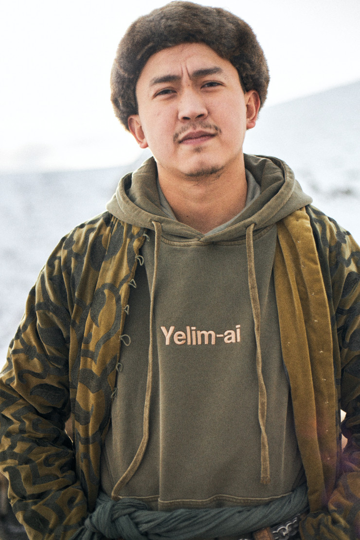 740x1109  Музыкальный подарок на Новый год представили казахстанские артисты: 30  декабря 2022, 17:00 - новости на Tengrinews.kz