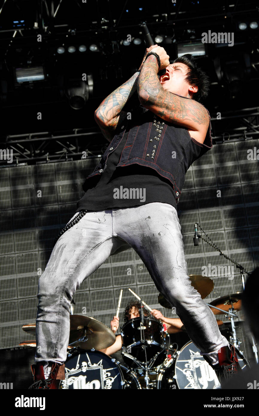 866x1390  Папа Роуч опустил Элли Палли на долгожданном лондонском концерте | MetalTalk - новости, обзоры и интервью Heavy Metal