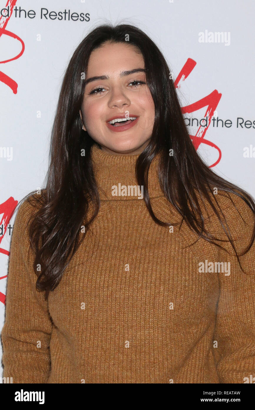 866x1390  Sasha Calle Hi -Res stock Photography и Images - Alamy