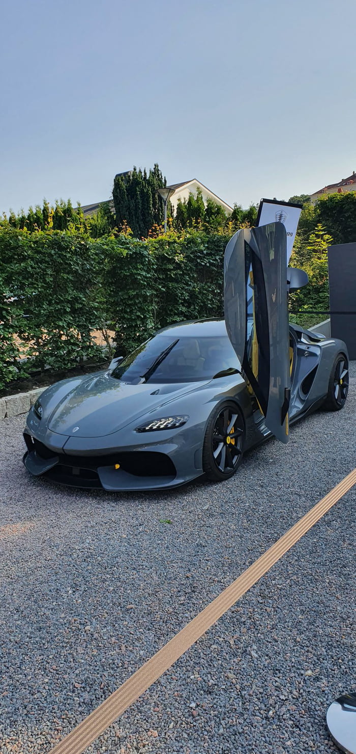 700x1479  Новый Koenigsegg Gemera представлен в моем родном городе в Швеции - 9GAG