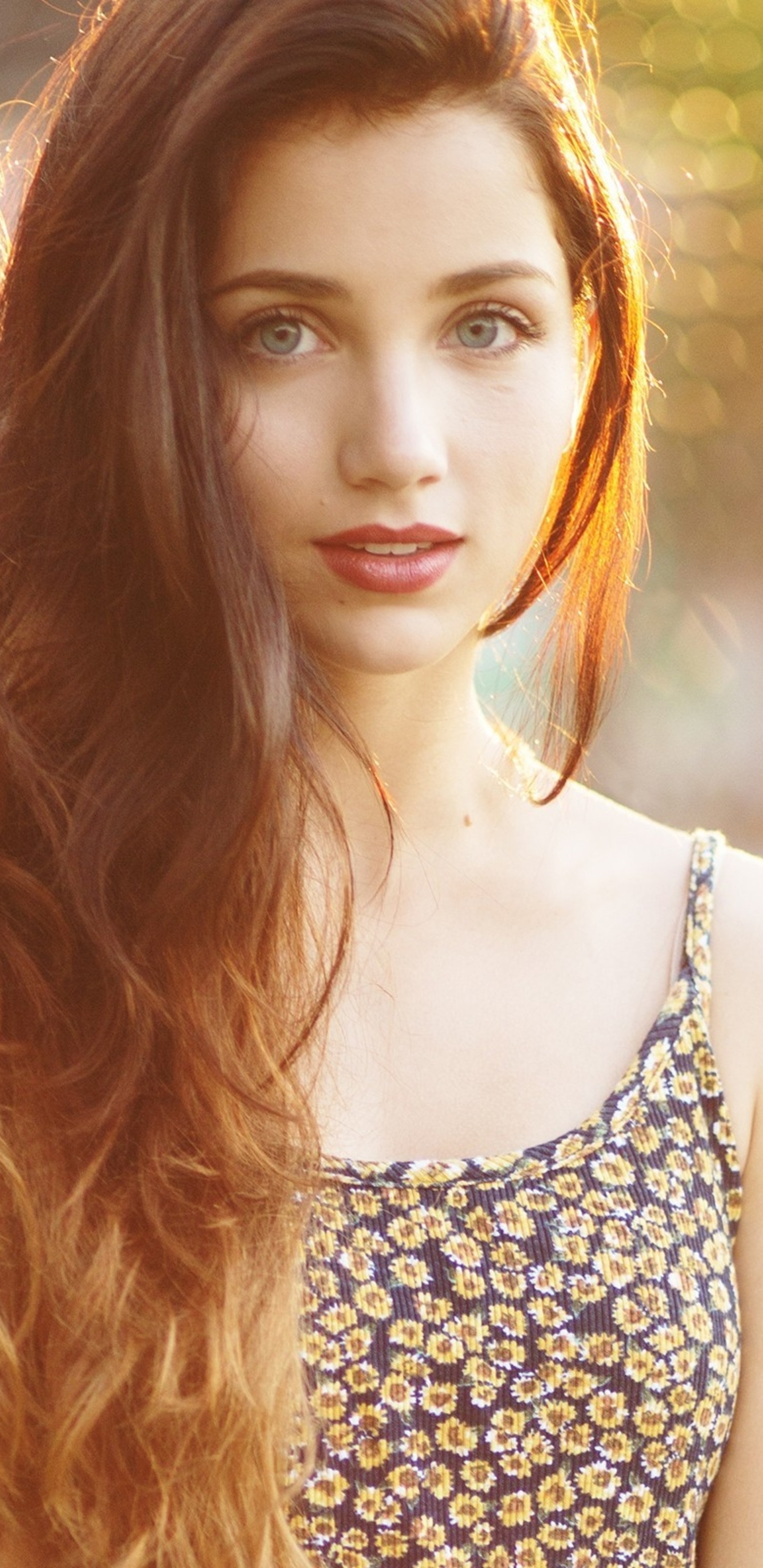 1440x2960  Эмили Радд 2019 Samsung Galaxy Note 9,8, S9,S8,S8+ QHD HD 4k Обои, изображения, фоны, фото и картинки 1440x2960