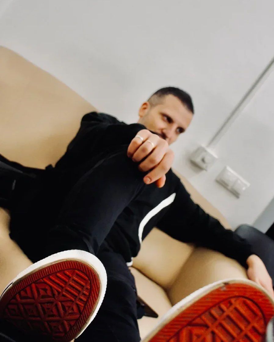 898x1123  2 983 отметок «Нравится», 22 комментариев — Дмитрий Позов (@pozov) в  Instagram: «Это не я сфоткался. Это меня сфоткал @brjrkkk»