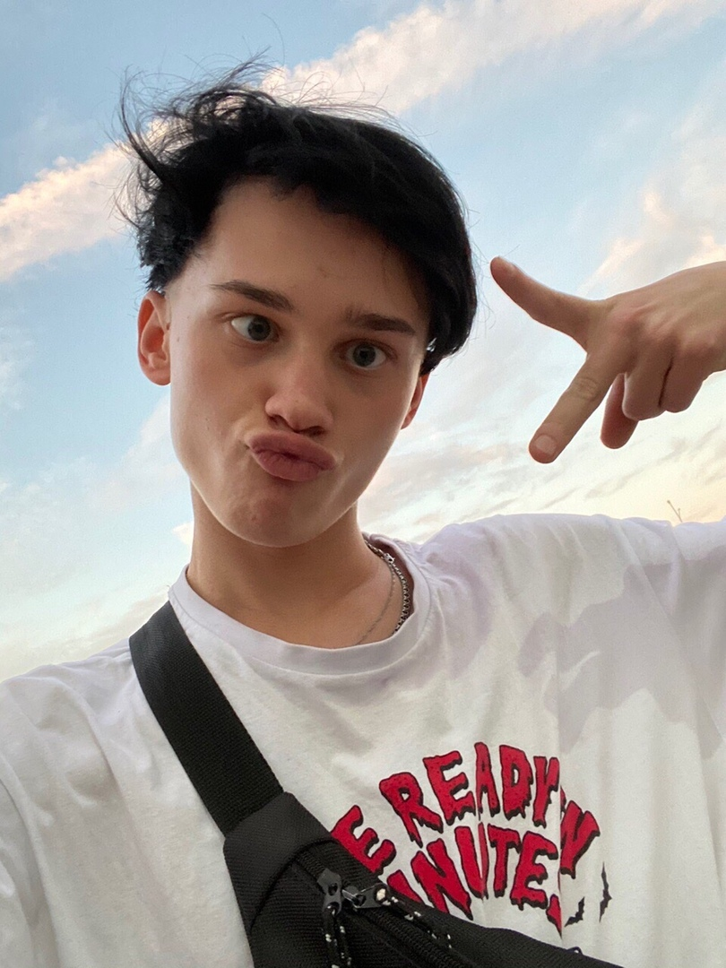 810x1080  Даня Милохин звезда ТикТока и Рэп исполнитель. | PeoplesLives | Дзен