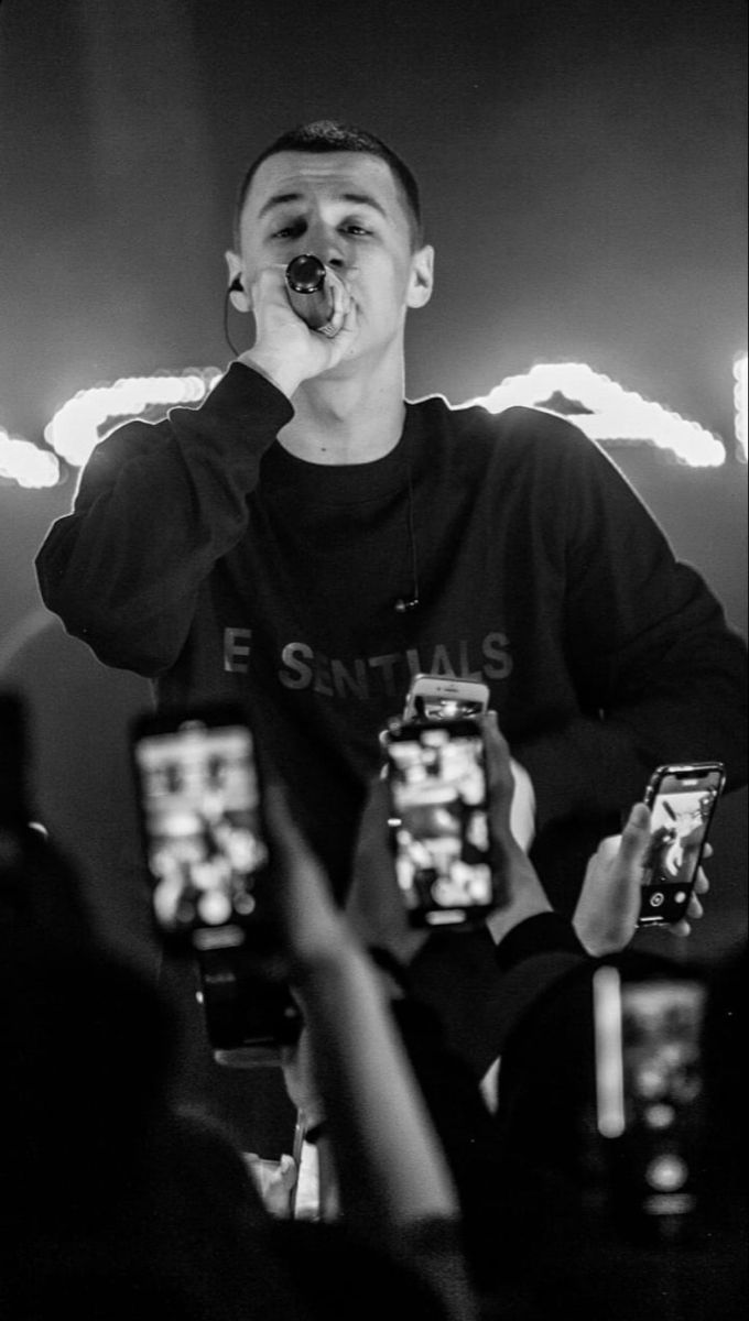 680x1200  Пин от пользователя Марина Топская на доске Macan❤️❤️❤️ | Фотографии тени,  Грозовые облака, Музыкальные исполнители