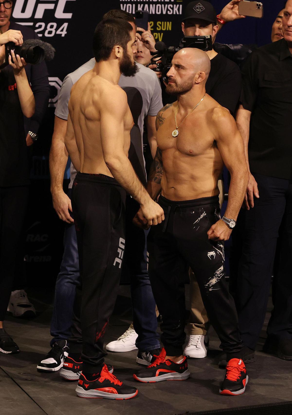 1200x1706  UFC284: Великий Майкл Биспинг говорит, что Александру Волкановски нечего терять в бою против Ислама Махачева | Западная Австралия