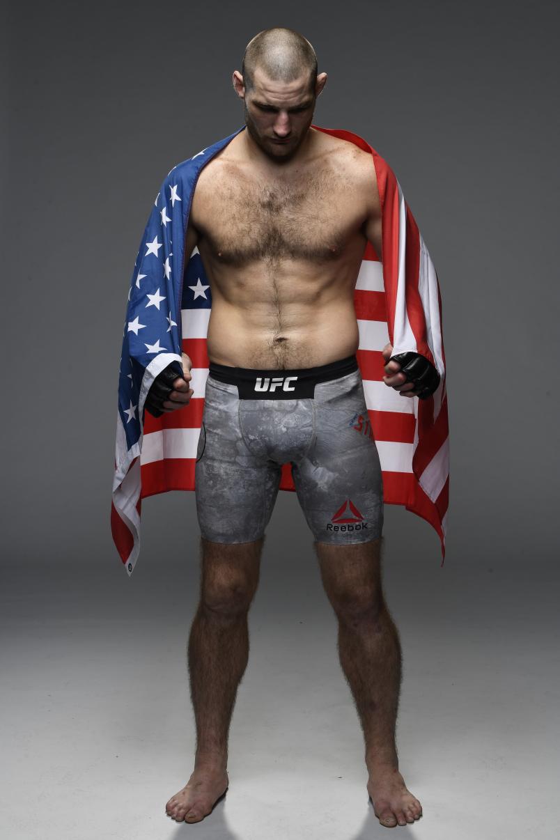 804x1206  Потрясенные фанаты думают, что звезда UFC Шон Стрикленд «готовится к апокалипсису», увидев его дом | Солнце