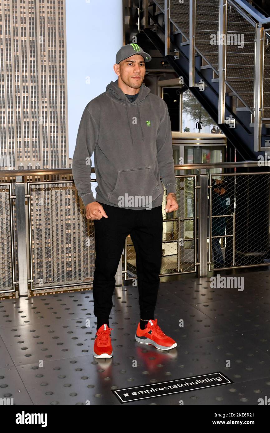 866x1390  Алекс Перейра Адесанья стоковые фотографии и изображения в высоком разрешении — Alamy