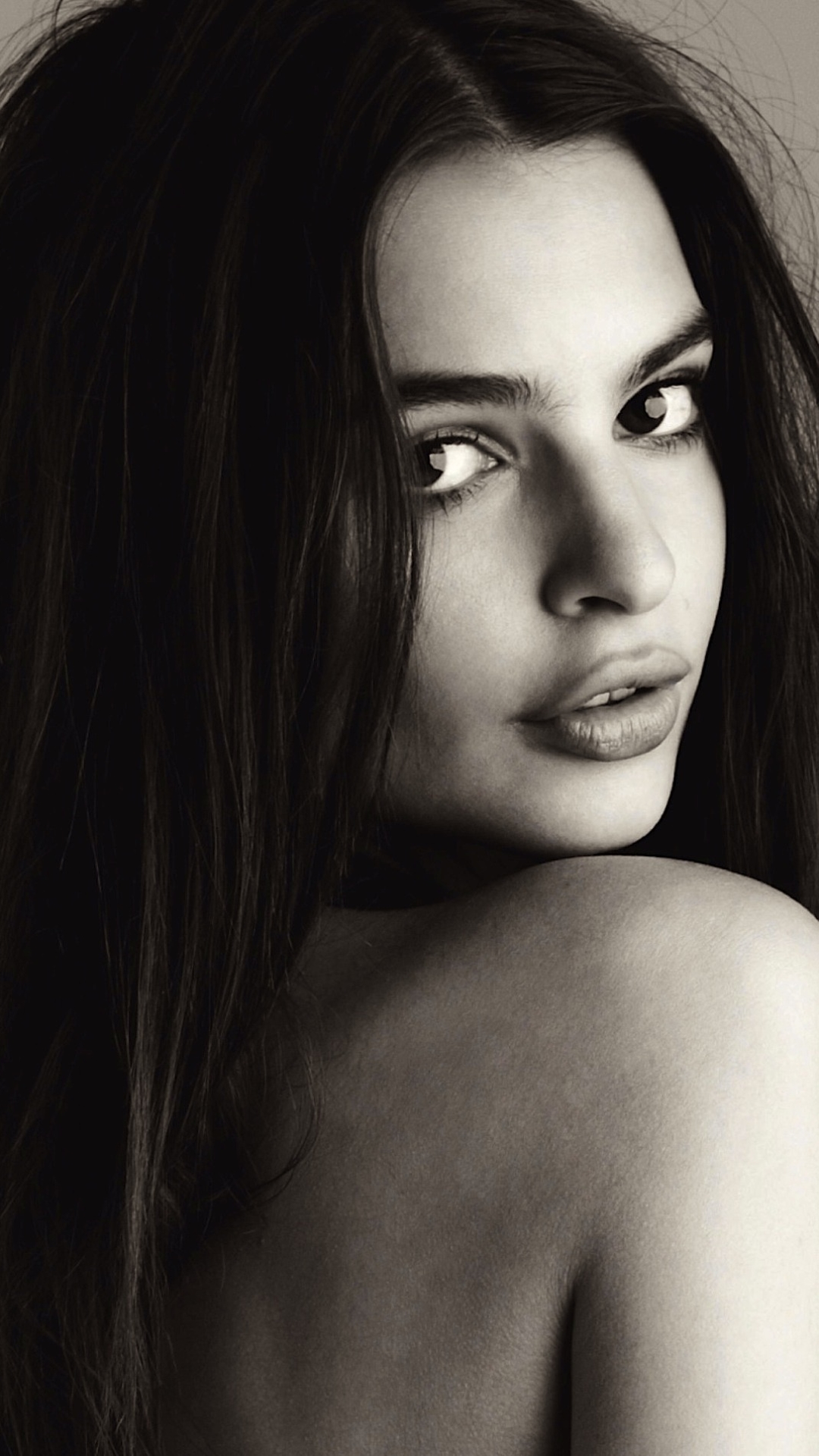 1080x1920   Эмили Ратаковски Модель Брюнетка Женский Портрет Дисплей - Эмили Ратаковски Обои Телефон - 728x1165 - Скачать HD обои - WallpaperTip