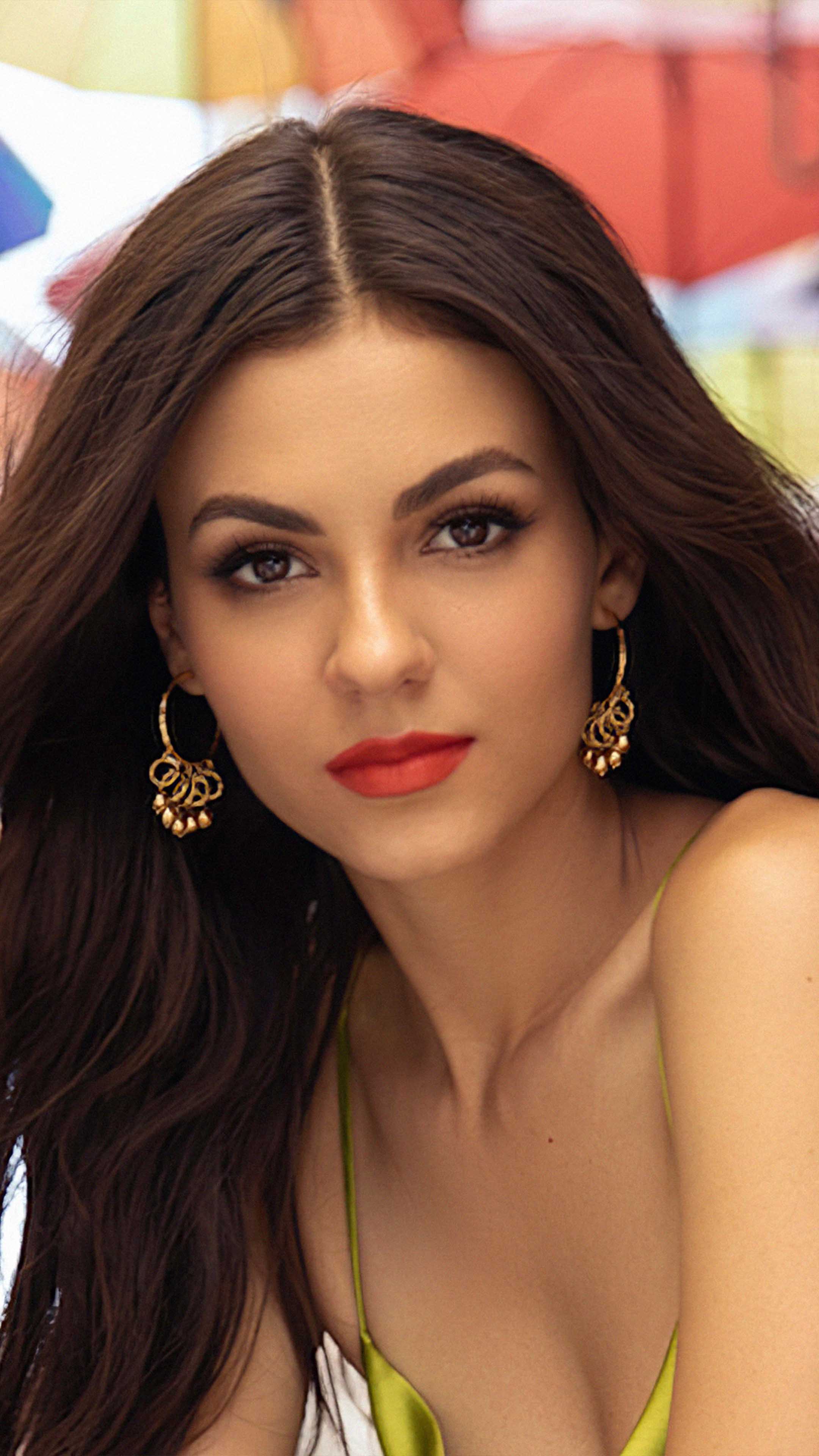 2160x3840  victoria Justice modeliste magazine фотосессия 4k iPhone X Обои Скачать бесплатно