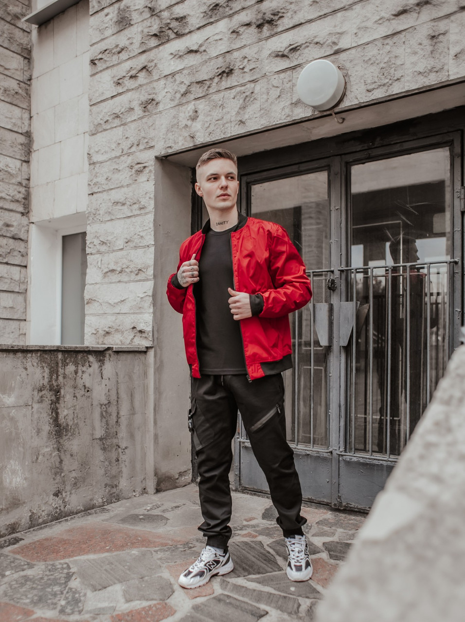 956x1280  Качественная осення легкая куртка, Модный крутой красный мужской бомбер  (ID#1908779743), цена: 729 ₴, купить на Prom.ua