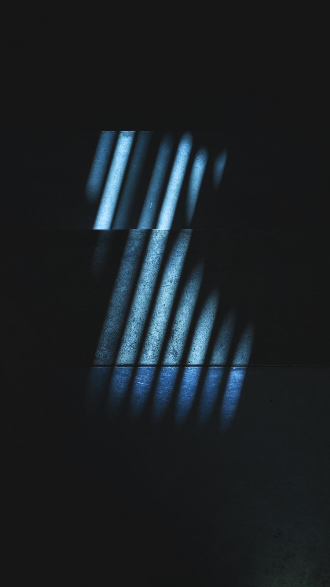 1080x1920  Скачать 1080x1920 тень, свет, линии, темный, минимализм обои, картинки samsung galaxy s4, s5, note, sony xperia z, z1, z2, z3, htc one, lenovo vibe