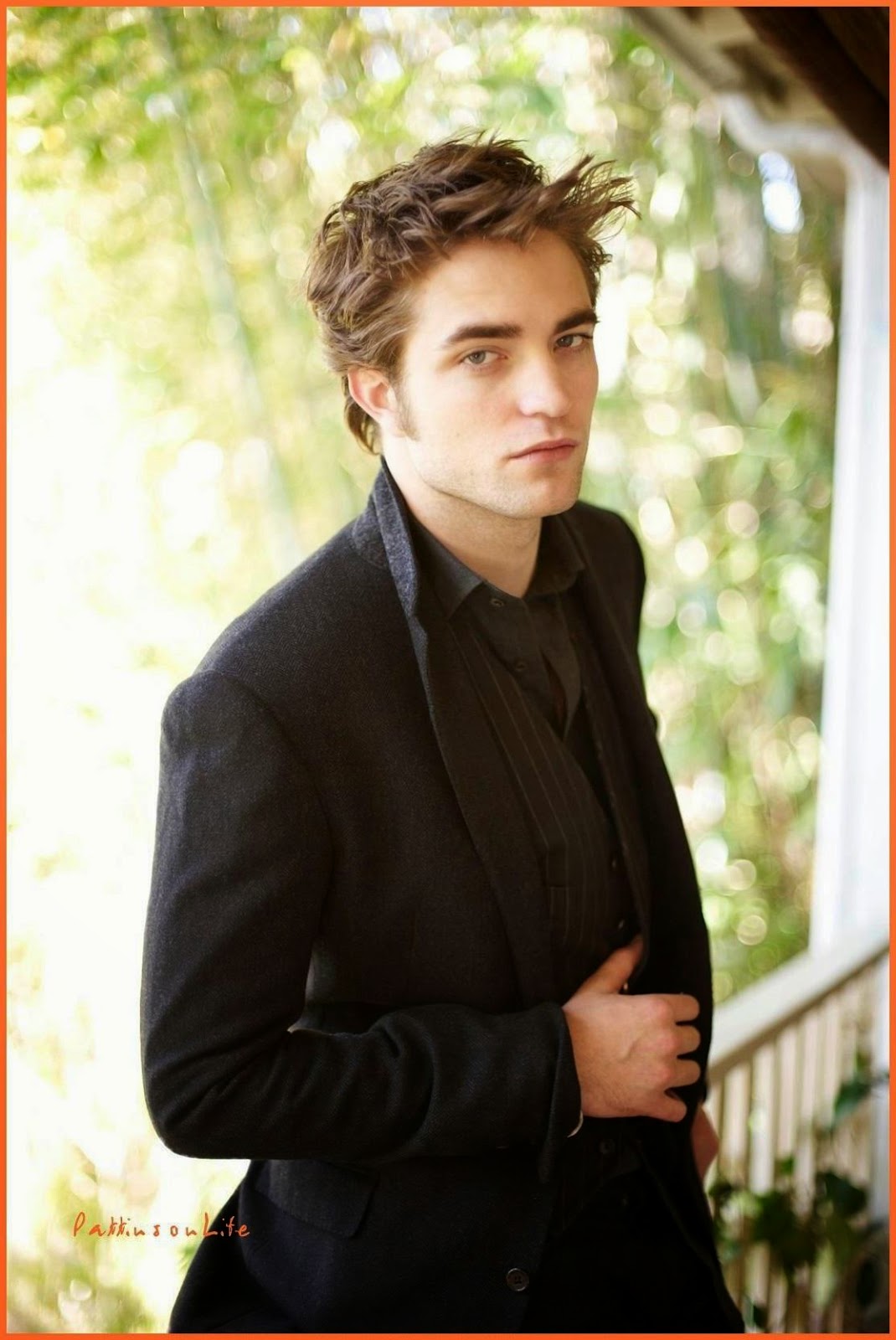 1070x1600   Обои Роберт Паттинсон Бэтмен Роберт Паттинсон 4k iPhone 6+ HD 4k Обои Изображения Фоны Фотографии и картинки