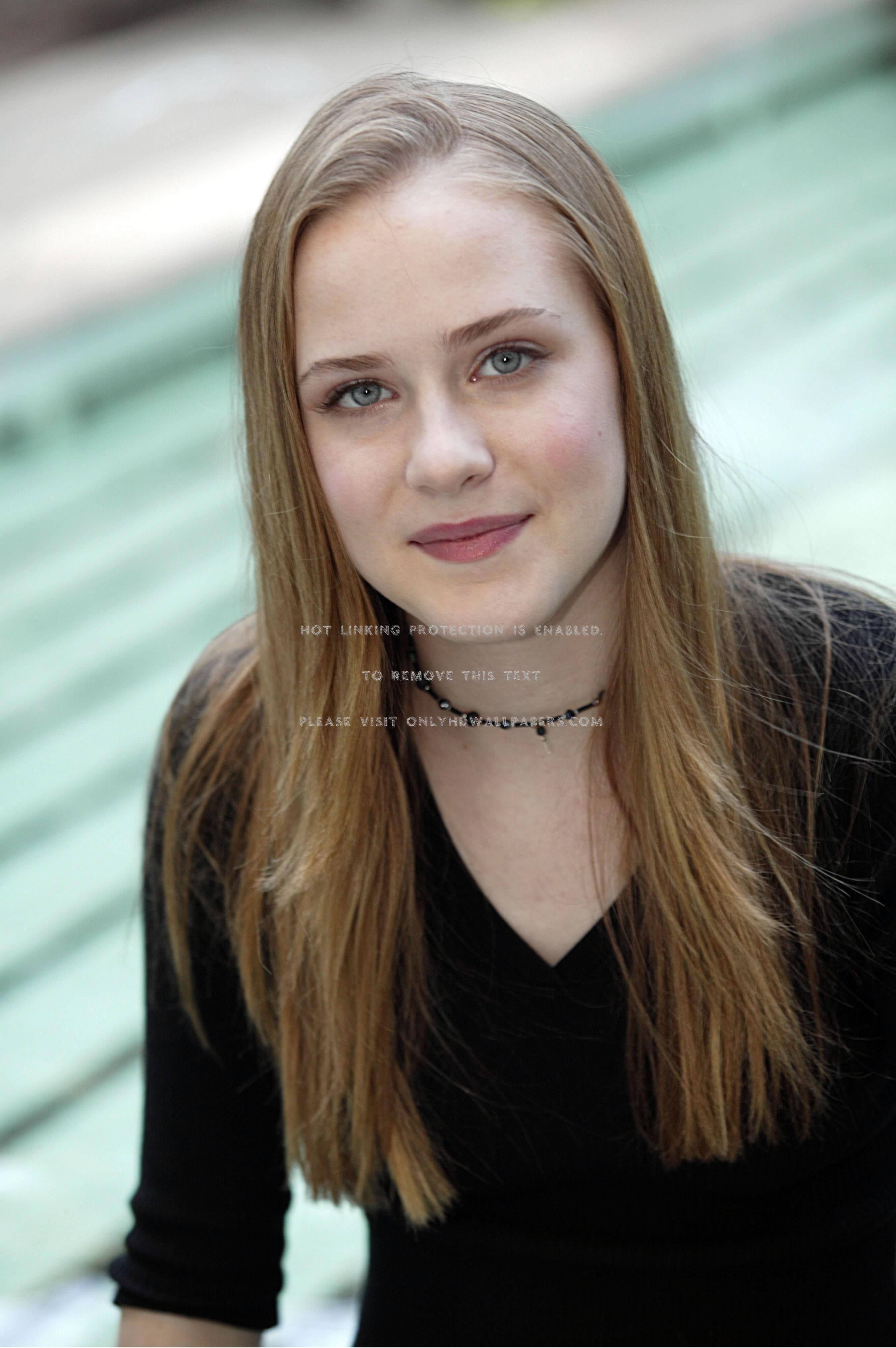 2704x4066   Эван Рэйчел Вуд iPhone XS Max Скачать обои