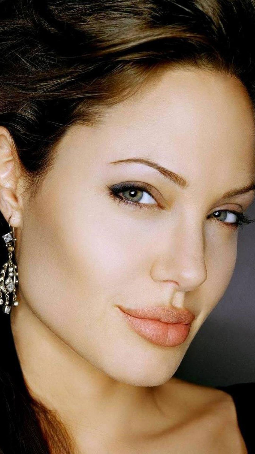 Раскосые глаза Анджелина Джоли