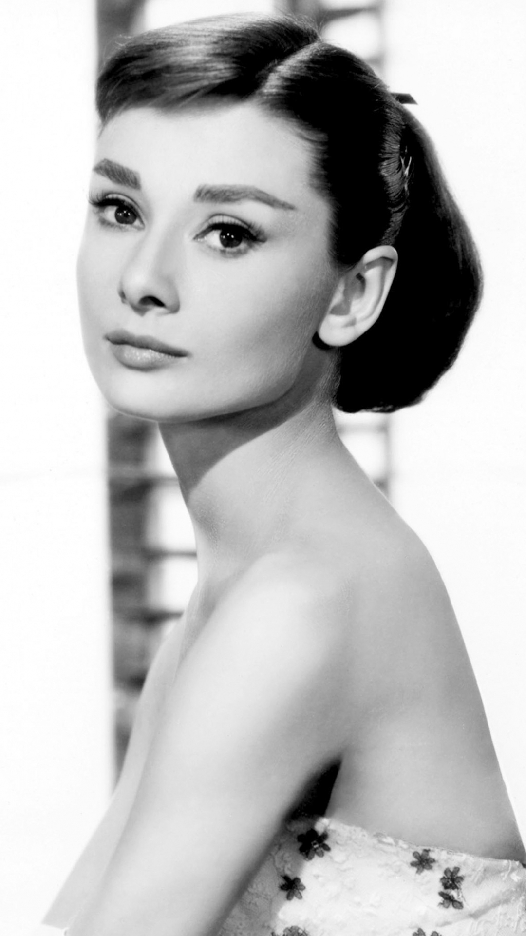 1080x1920   Celebrity / Audrey Hepburn (750x1334) ID обоев: 624512 - Mobile Abyss