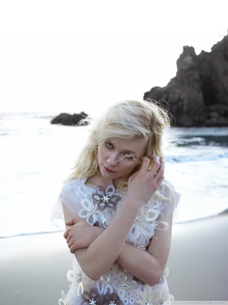 768x1024   Dunst на Kirsten Dunst Iphone X