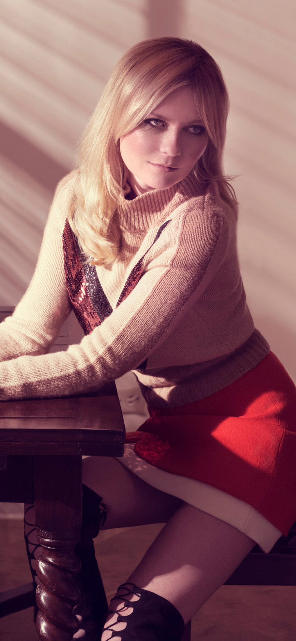 1125x2436  Pin на Kirsten_Dunst фото 371 из 1231 фото обои - фото # 116685 - ThePlace2