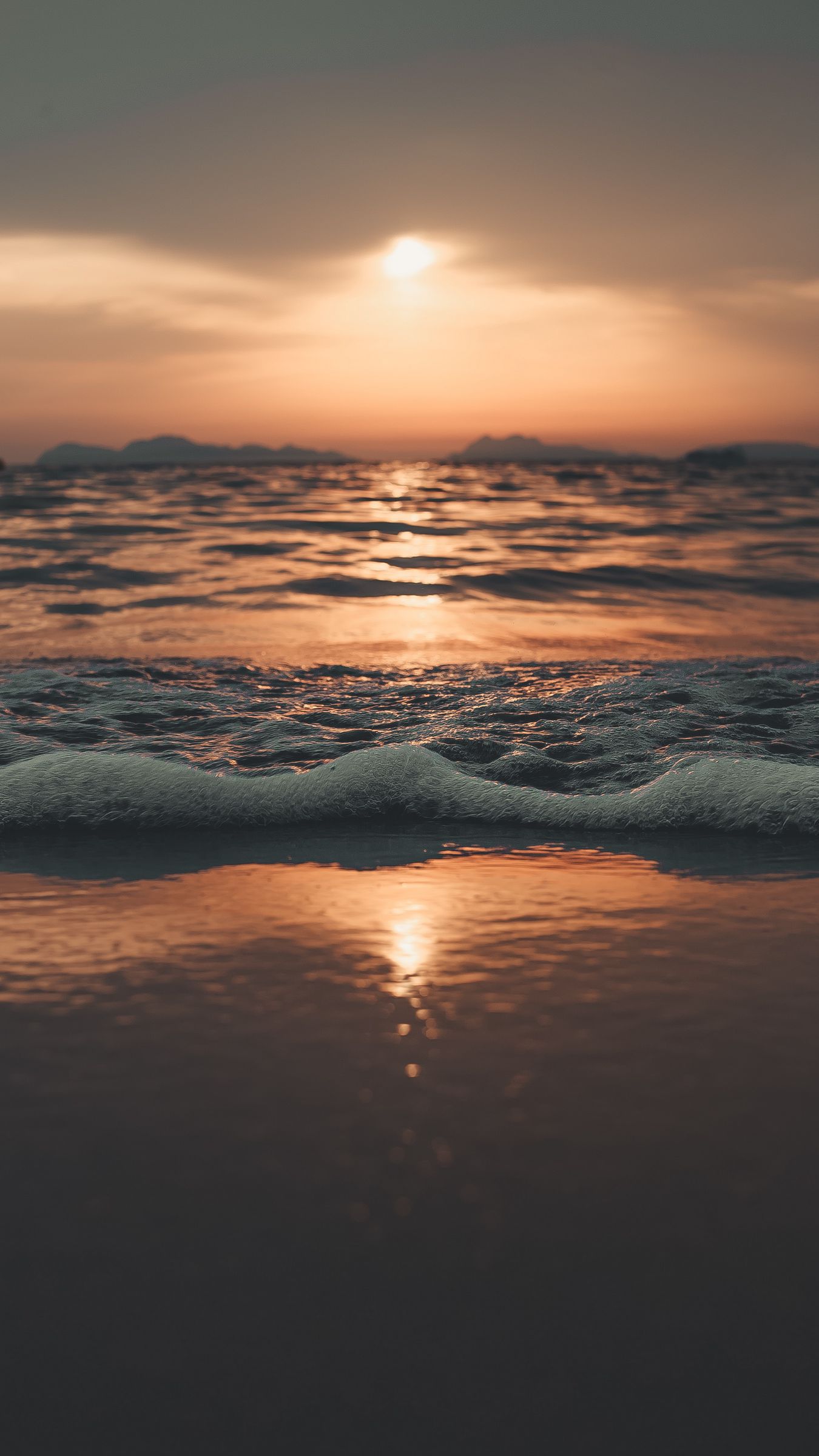 1350x2400  Скачать 1350x2400 море, закат, пляж, волны, вода обои, картинки iphone  8+/7+/6s+/6+ for parallax