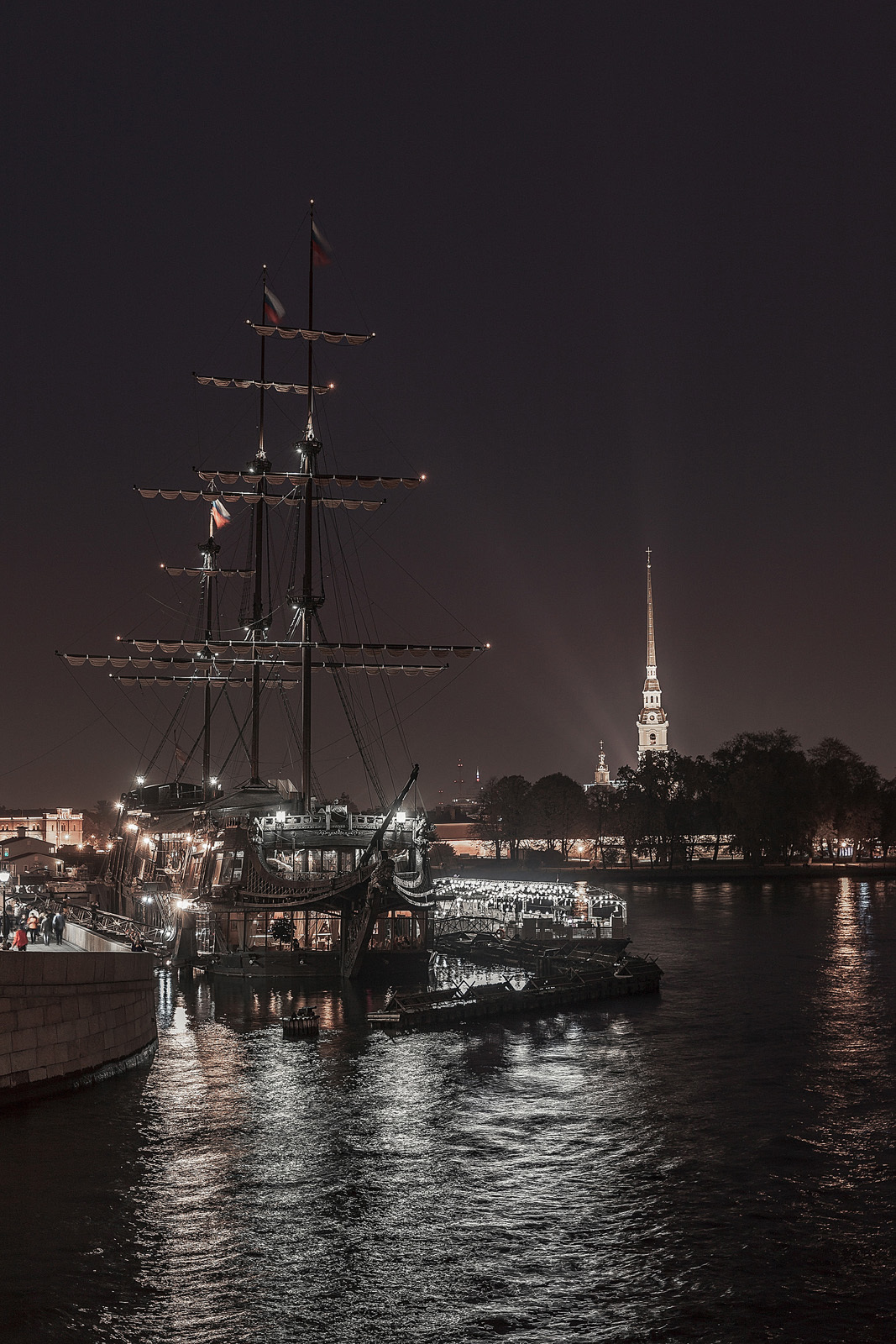 1067x1600  Обои для рабочего стола Санкт-Петербург Lomonosov Bridge 1080x1920