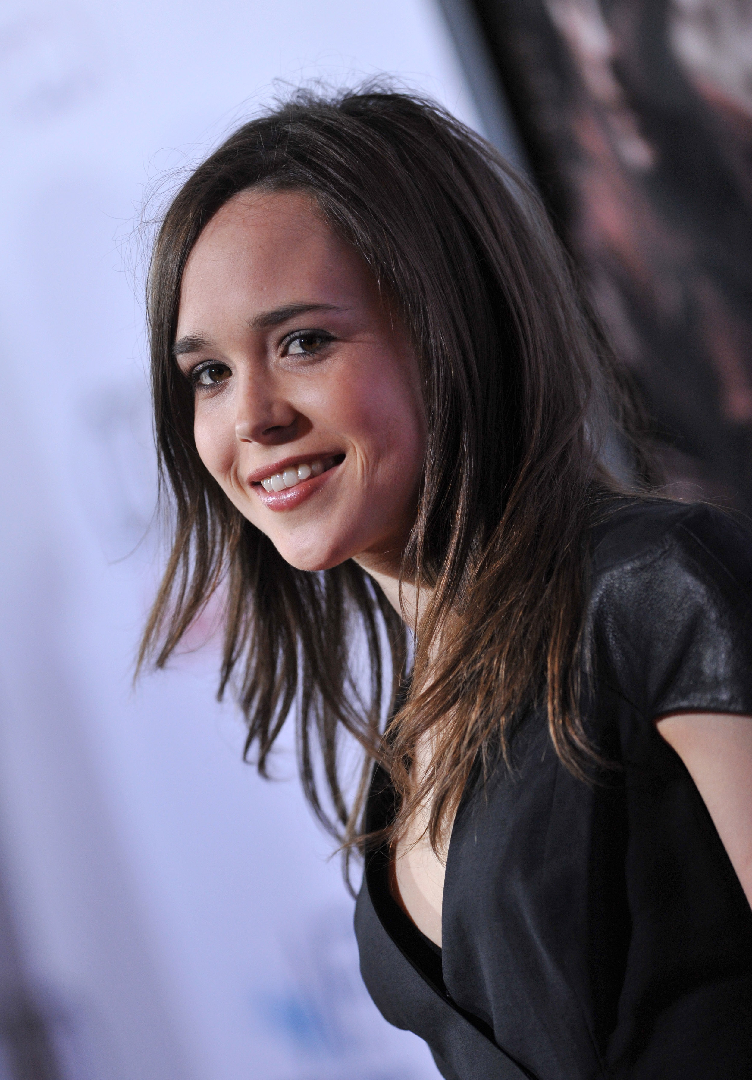 2496x3586   Бесплатно скачать обои Эллен Пейдж 1920x1080 49365 [1920x1080] для рабочего стола Мобильный \ u0026 планшет | Исследуйте 97+ обоев Эллен Пейдж 2018 | Эллен Пейдж 2018 Обои Эллен Пейдж Обои Обои Эллен Пейдж 