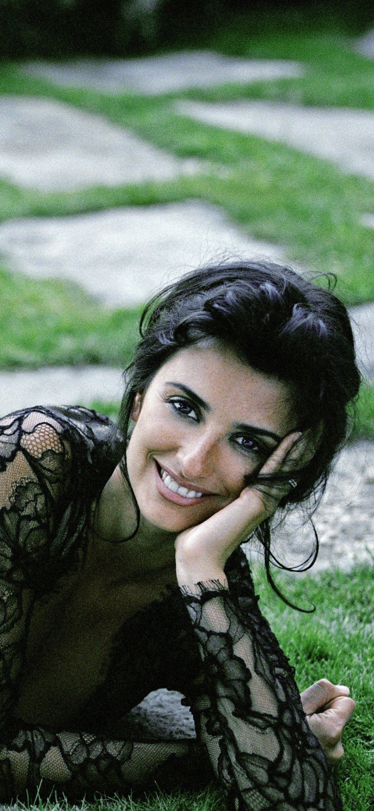 1242x2688   Celebrity / Penelope Cruz (750x1334) ID обоев: 869863 - Mobile Abyss