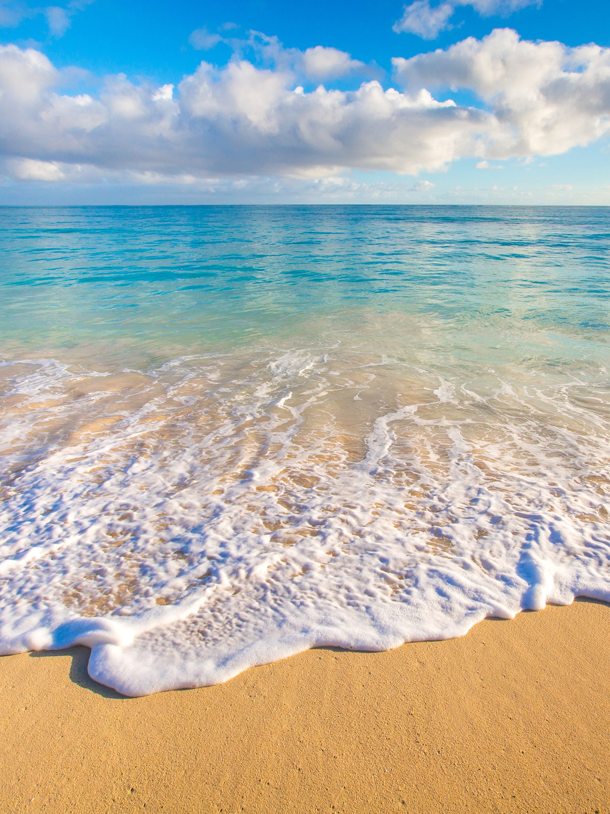 2048x2732  Скачать обои вечер, закат, волны, пляж, облака на рабочий стол из раздела  картинок Обои на телефон