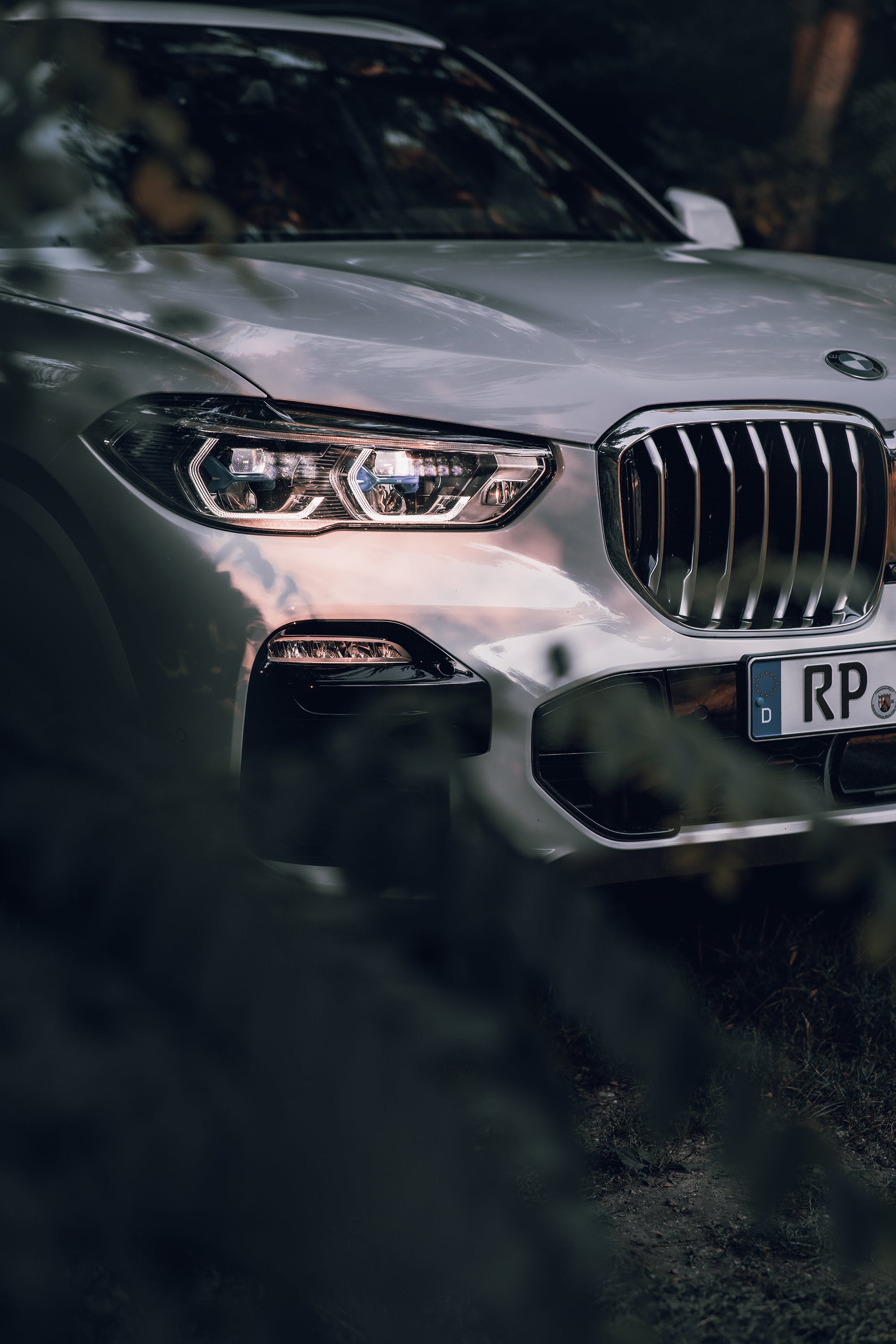 2000x3000  Обои BMW X5 Узнайте больше обоев BMW, BMW SUV, BMW X5, автомобилей, автомобилей. https://www.kolpaper.com/110125/bmw-x5-wallpapers/ | Бмв х5, Бмв, Бмв внедорожник