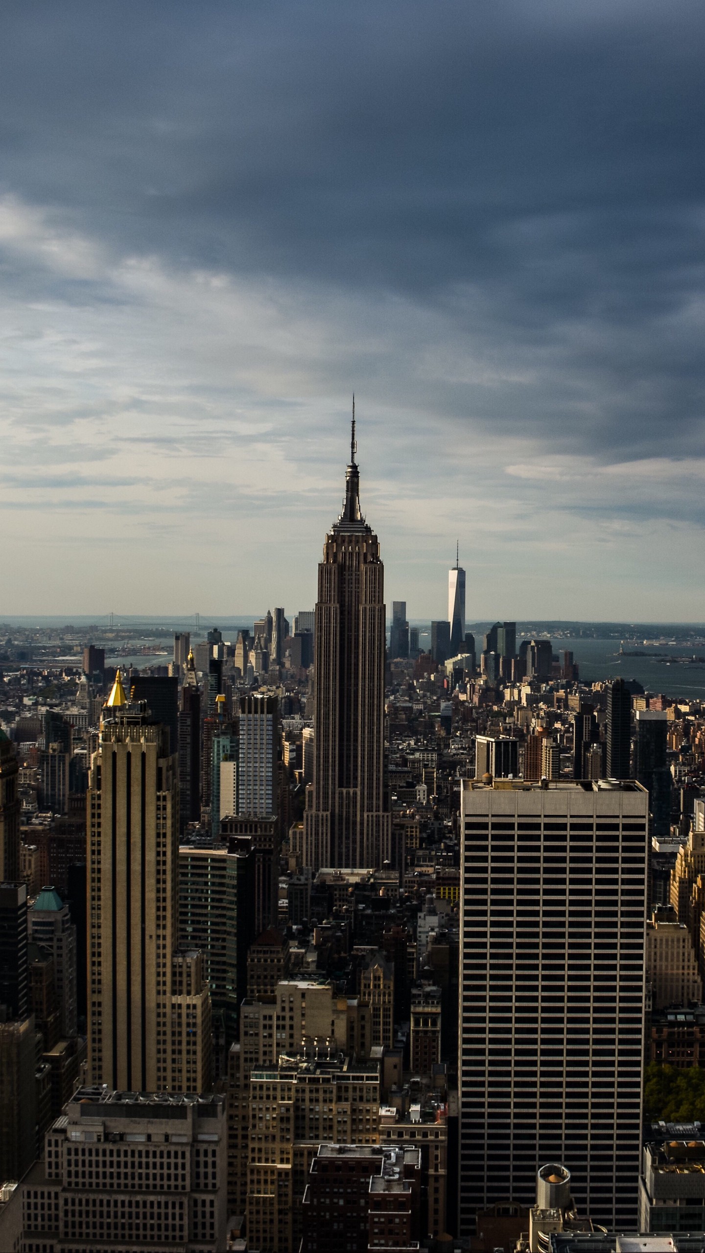 1440x2560  Обои на телефон небоскребы, вид сверху, архитектура, здания, манхэттен,  нью-йорк, сша - скачать бесплатно в высоком качестве из категории \"Города\"