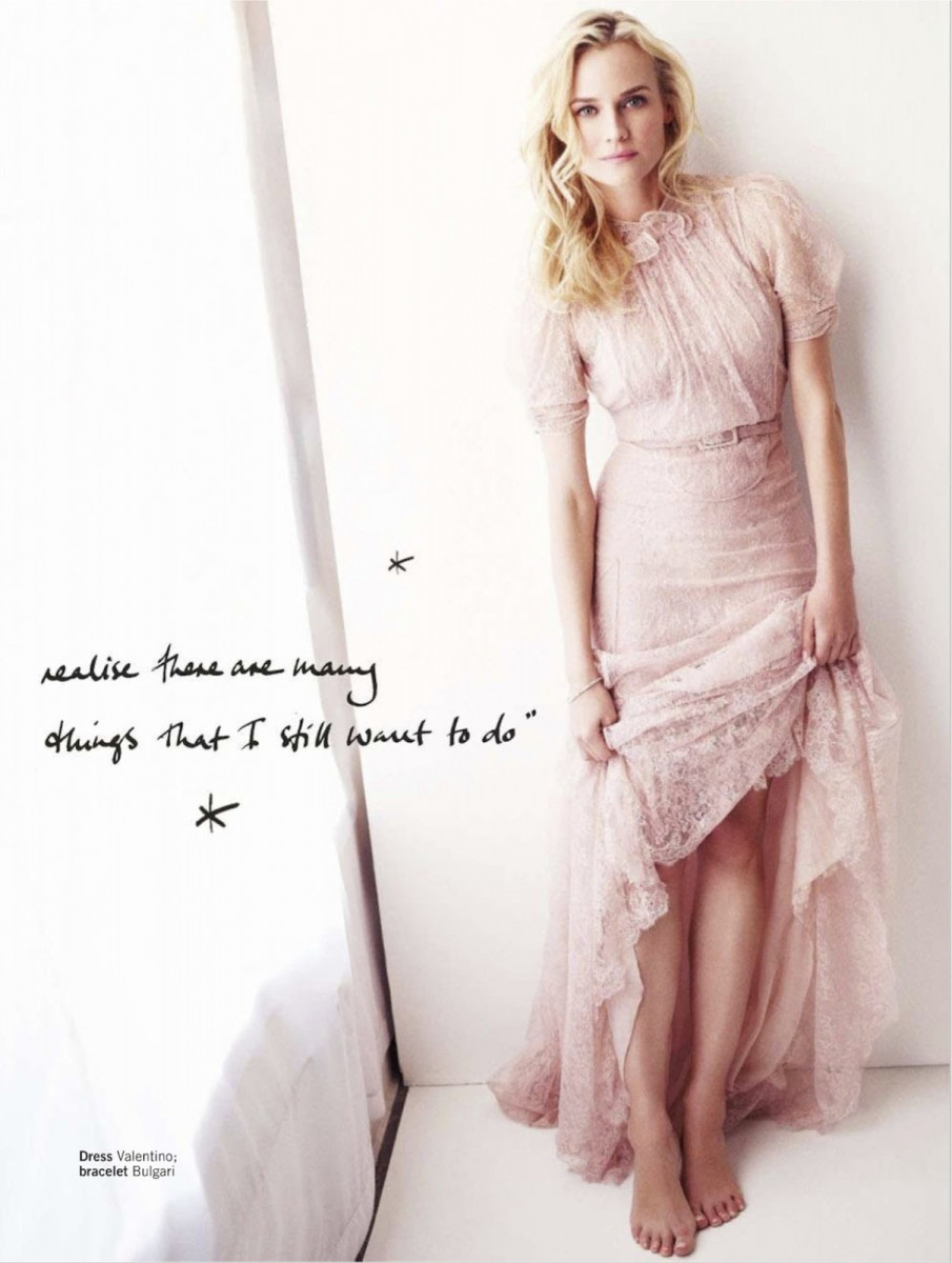 905x1200   Знаменитости / Дайан Крюгер (Mobile 40x1920) обои ID: 70299